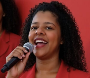 Poliana Conceição transforma sua história de fé em música e prepara novos lançamentos autorais